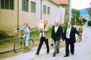 OK_1987_02_Personen_Kreisstrasse_Kirmes_keine_001963_BNR165.jpg