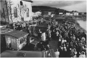 OK_1990_04_Personen_Am-Rain_Grenzoeffnung_Einweihung_194313_BNR256.jpg