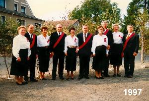 OK_1997_10_Personen_Am-Bach_Kirmes_Kirmes-Platzmeister_1374577070_BNR271.jpg